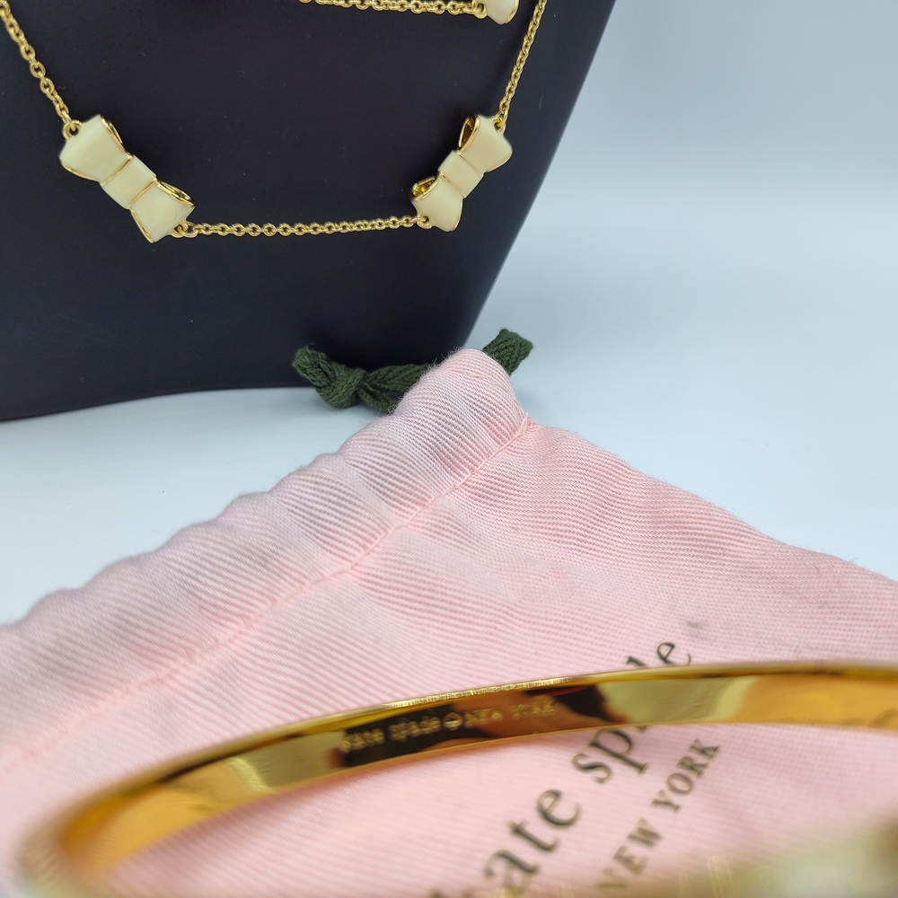 Kate Spade Cream Enamel Bow And Gold Accent Necklace & Bangle Set Dust Bag NWOT - Picture 2 of 6